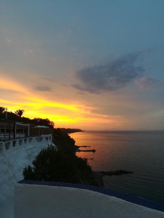 Koralli Beach Niforeika Exterior photo